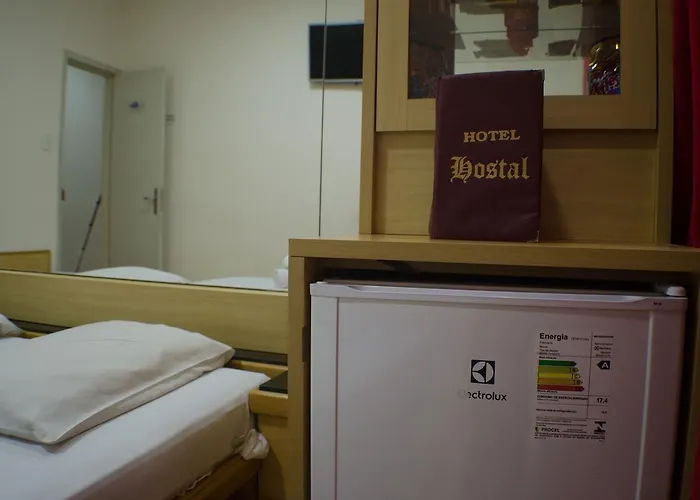 Hotel Hostal (Adults Only)